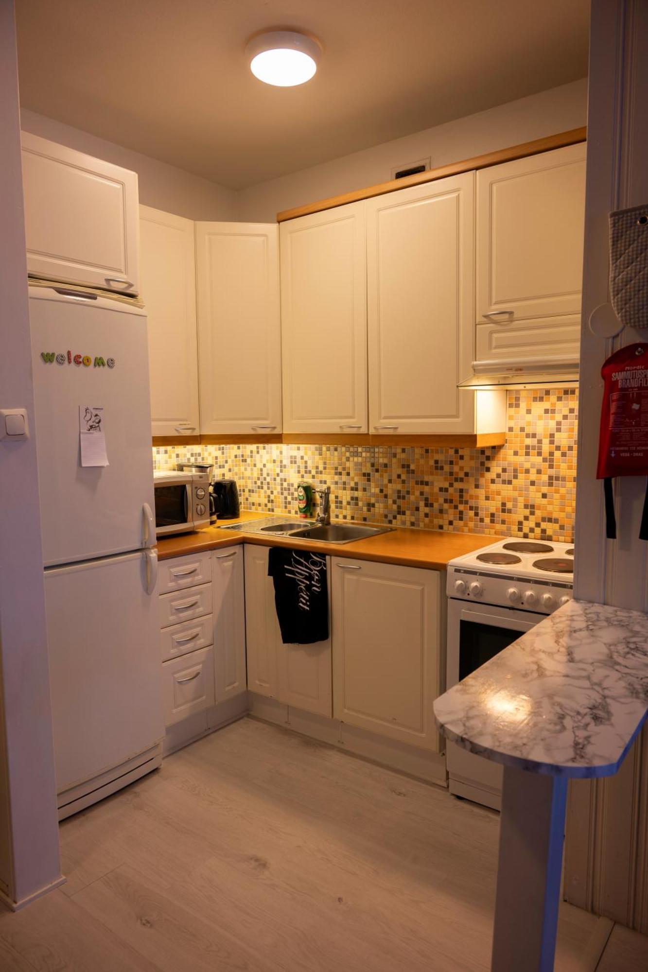 Cozy Apartment By The Sea 2 Rooms Free Private Parking เกมี ภายนอก รูปภาพ