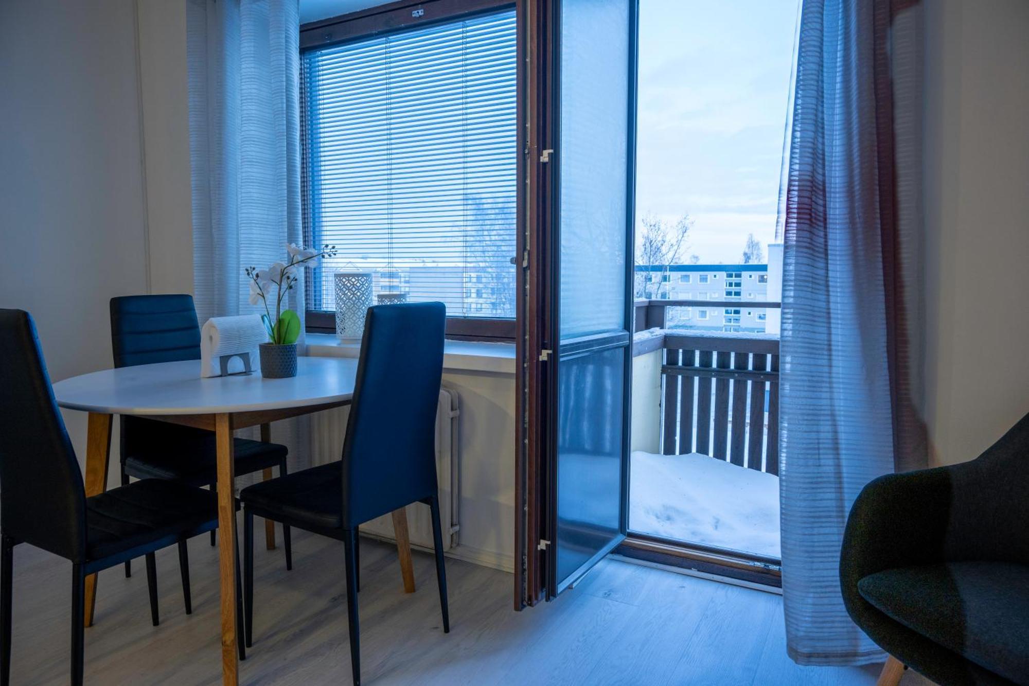 Cozy Apartment By The Sea 2 Rooms Free Private Parking เกมี ภายนอก รูปภาพ