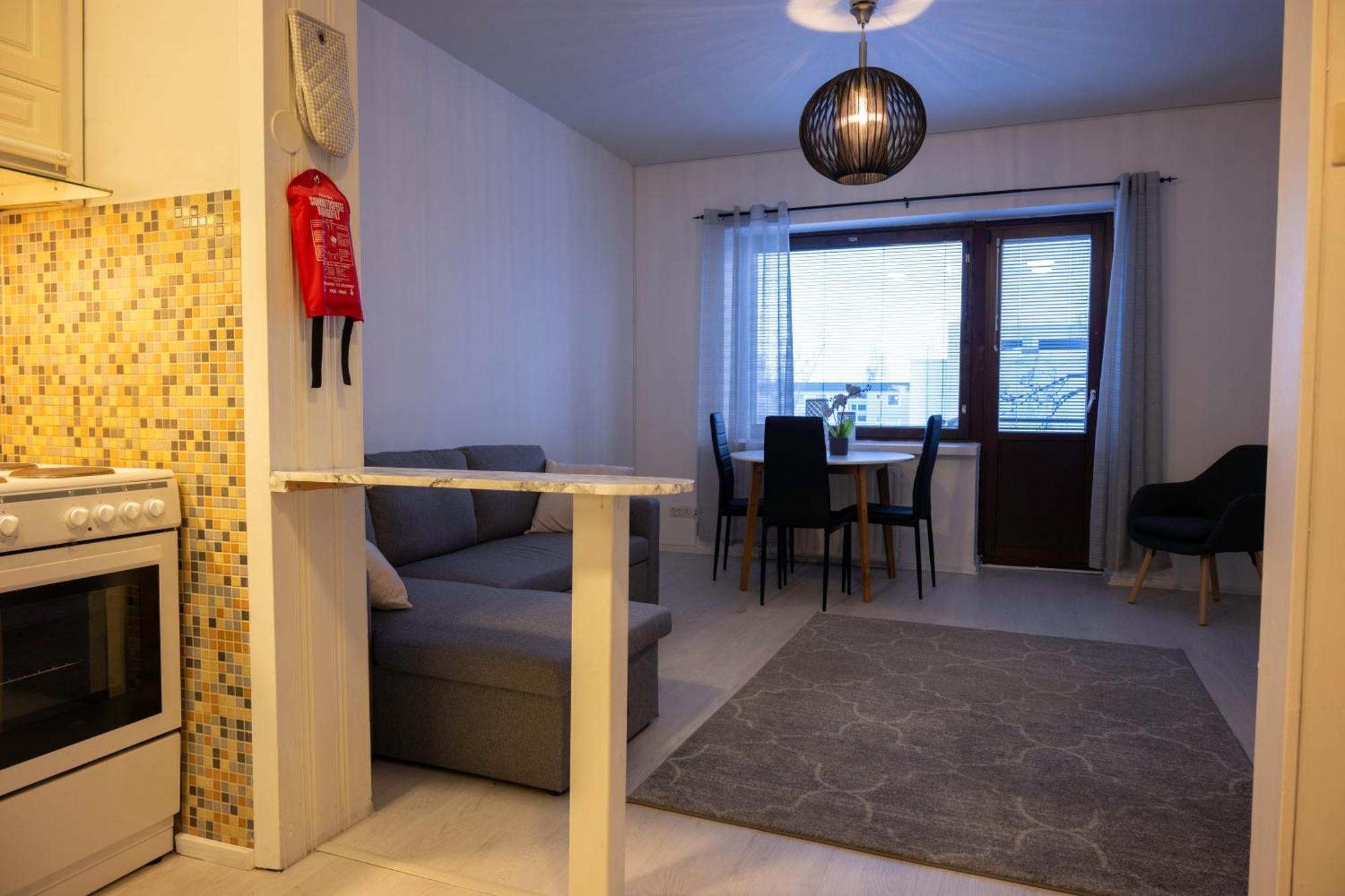 Cozy Apartment By The Sea 2 Rooms Free Private Parking เกมี ภายนอก รูปภาพ