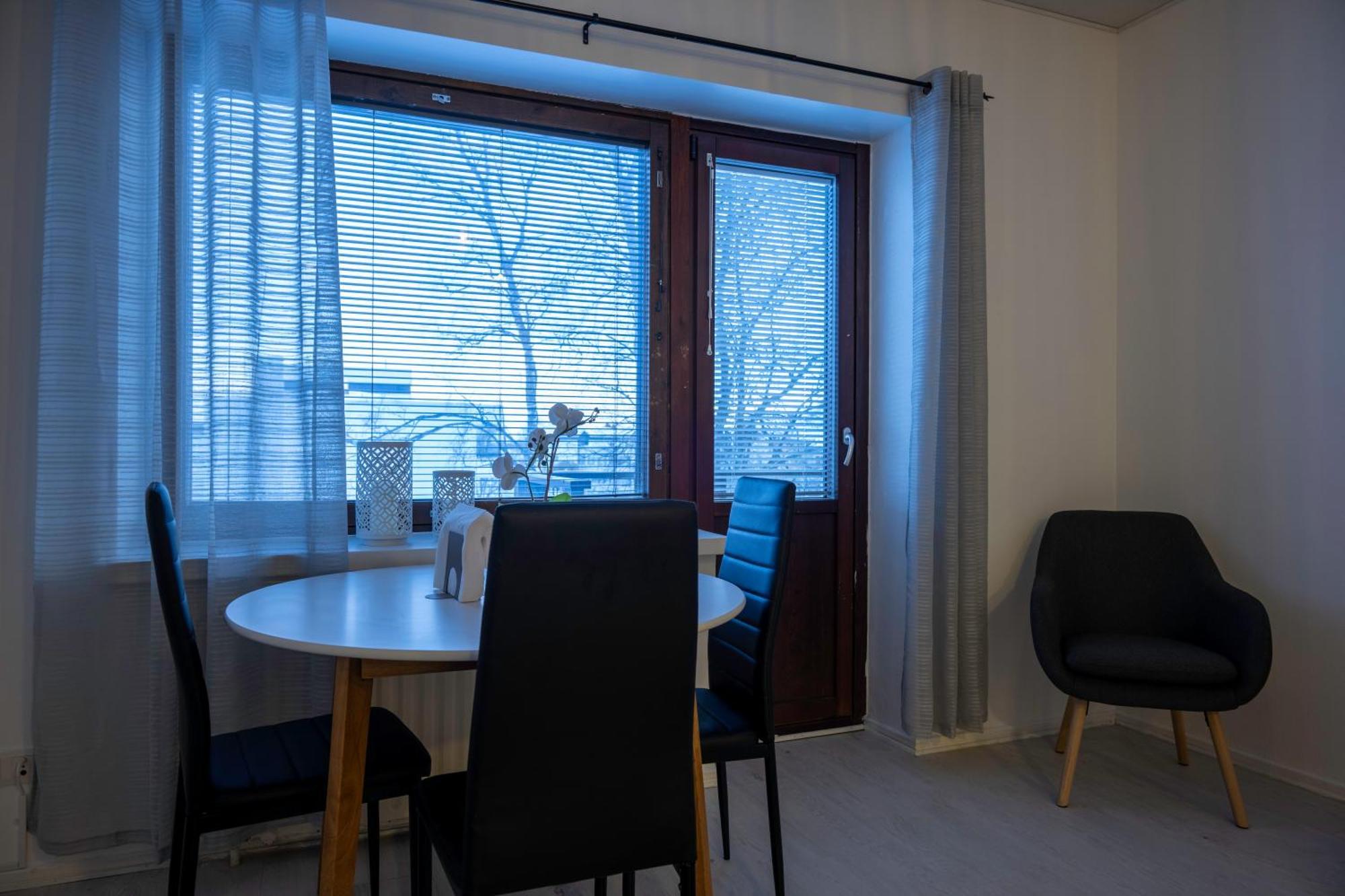 Cozy Apartment By The Sea 2 Rooms Free Private Parking เกมี ภายนอก รูปภาพ