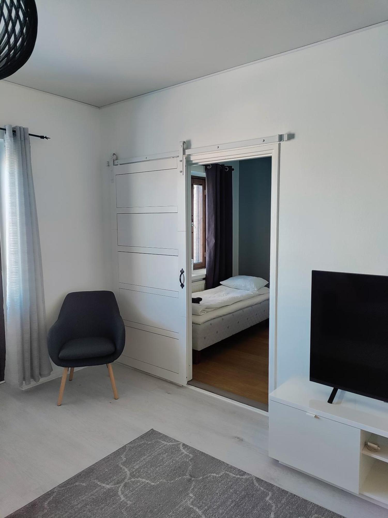 Cozy Apartment By The Sea 2 Rooms Free Private Parking เกมี ภายนอก รูปภาพ
